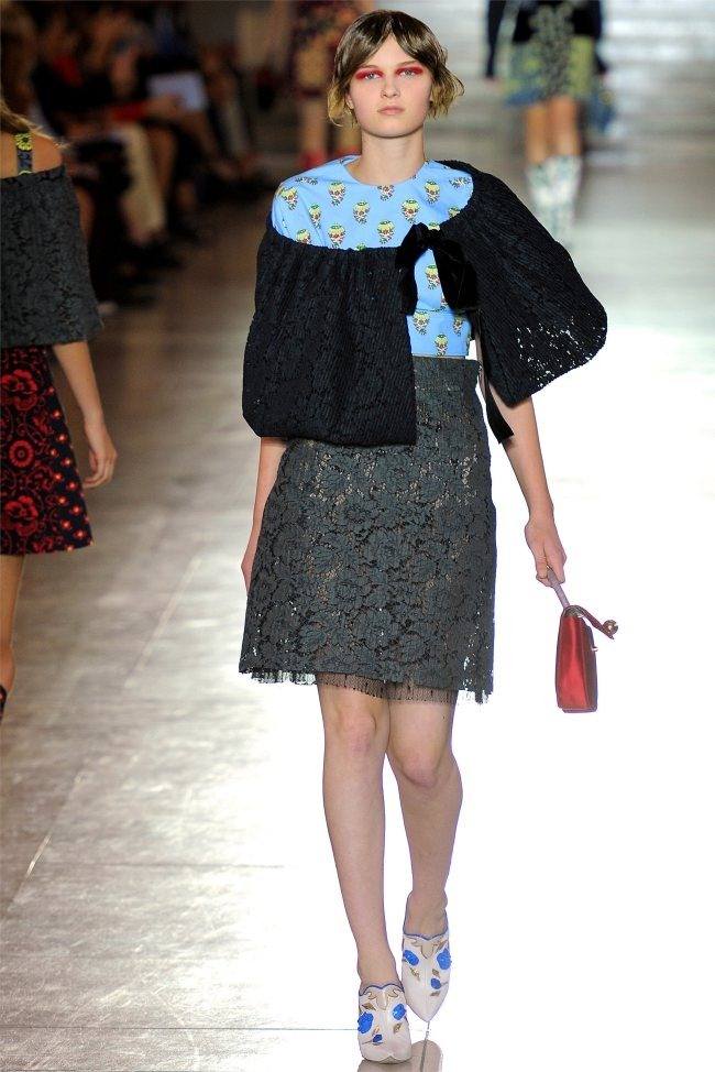 PARIS FASHION WEEK: MIU MIU SPRING 2012