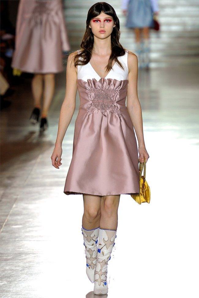 PARIS FASHION WEEK: MIU MIU SPRING 2012