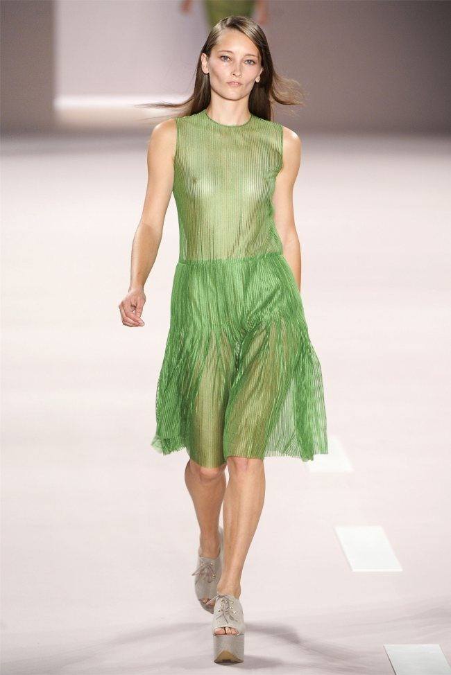 PARIS FASHION WEEK: AKRIS SPRING 2012