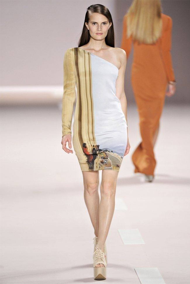 PARIS FASHION WEEK: AKRIS SPRING 2012