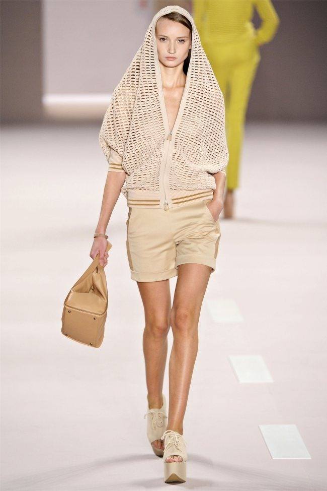 PARIS FASHION WEEK: AKRIS SPRING 2012