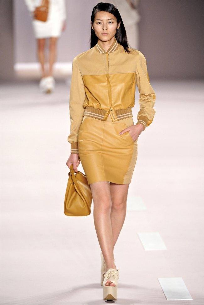 PARIS FASHION WEEK: AKRIS SPRING 2012