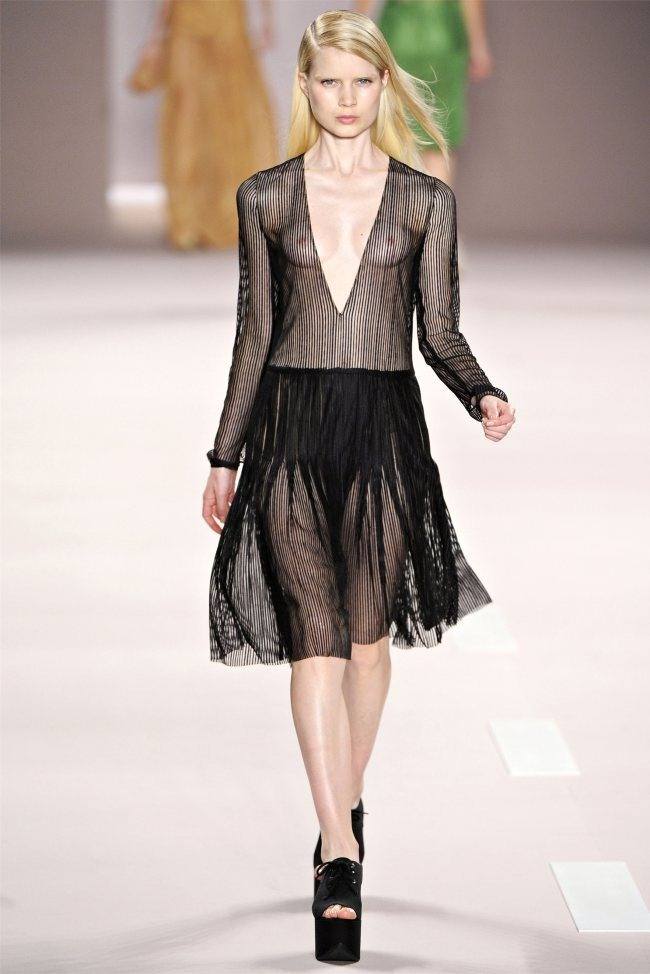 PARIS FASHION WEEK: AKRIS SPRING 2012