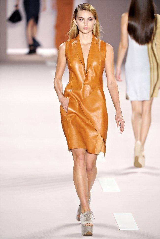 PARIS FASHION WEEK: AKRIS SPRING 2012