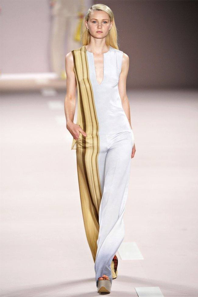 PARIS FASHION WEEK: AKRIS SPRING 2012