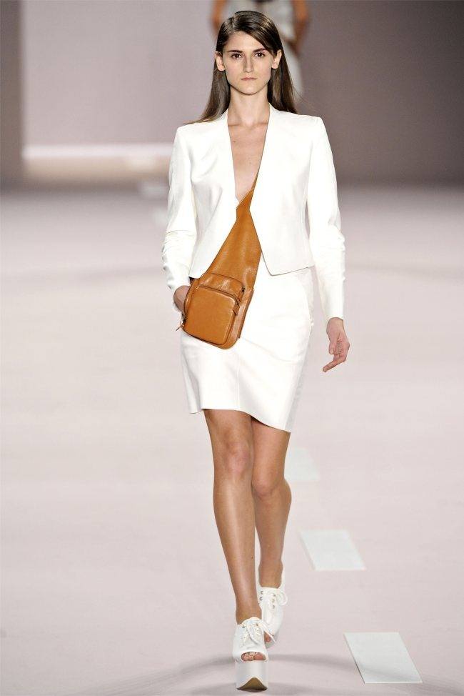 PARIS FASHION WEEK: AKRIS SPRING 2012