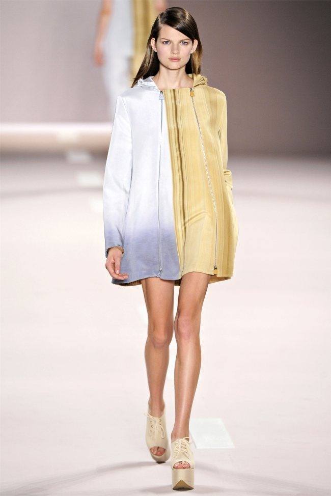 PARIS FASHION WEEK: AKRIS SPRING 2012