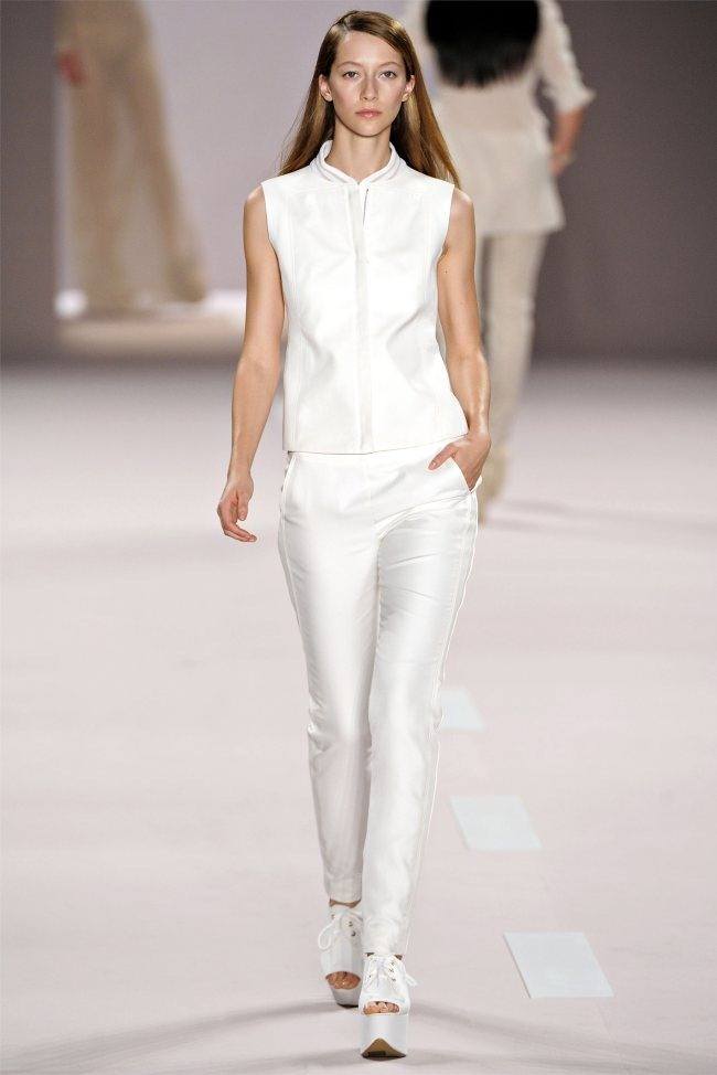 PARIS FASHION WEEK: AKRIS SPRING 2012