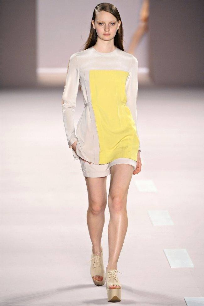 PARIS FASHION WEEK: AKRIS SPRING 2012