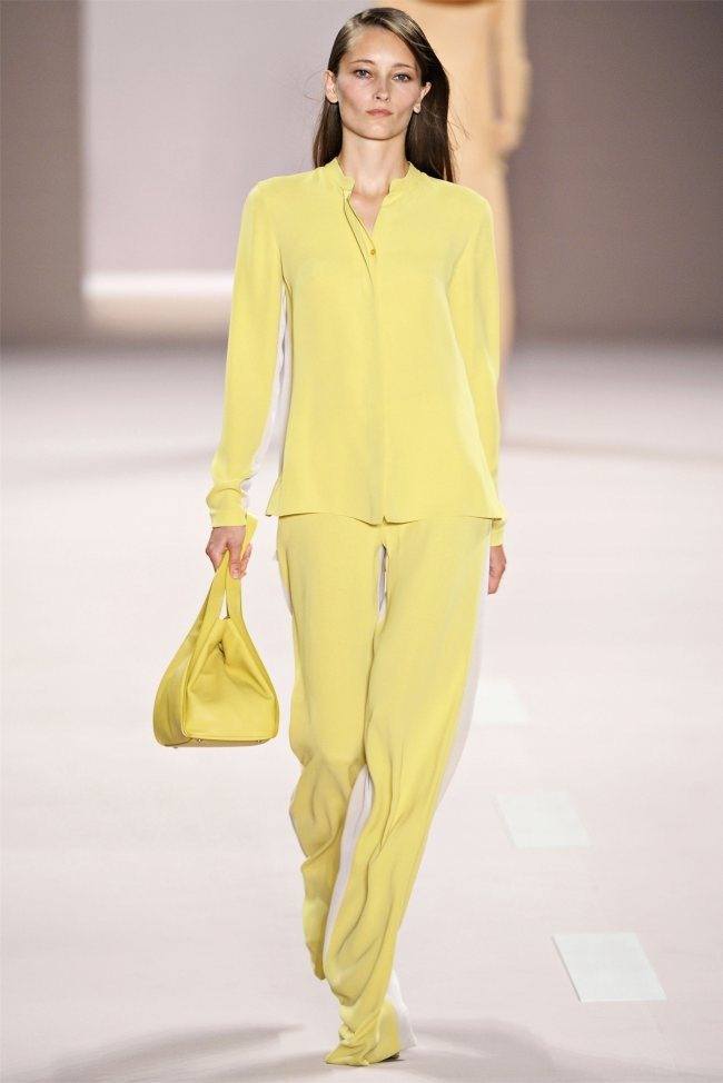 PARIS FASHION WEEK: AKRIS SPRING 2012