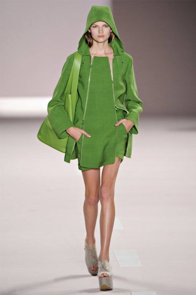 PARIS FASHION WEEK: AKRIS SPRING 2012