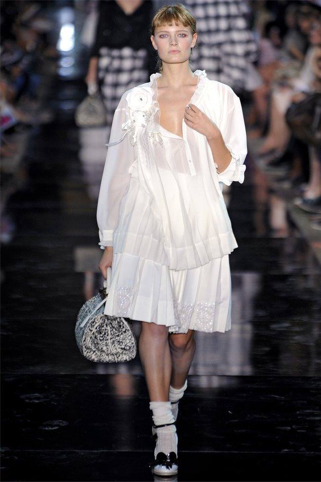 PARIS FASHION WEEK: JOHN GALLIANO SPRING 2012