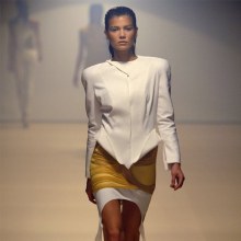 PARIS FASHION WEEK: THIERRY MUGLER SPRING 2012