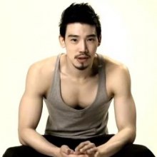 เอเอ หนุ่มล่ำชวัญใจชาวเกย์