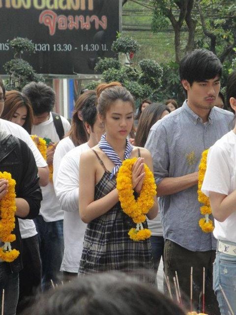 หน่อง-ธนา งานบวงสรวงซิทคอม "จุดนัดภพ"