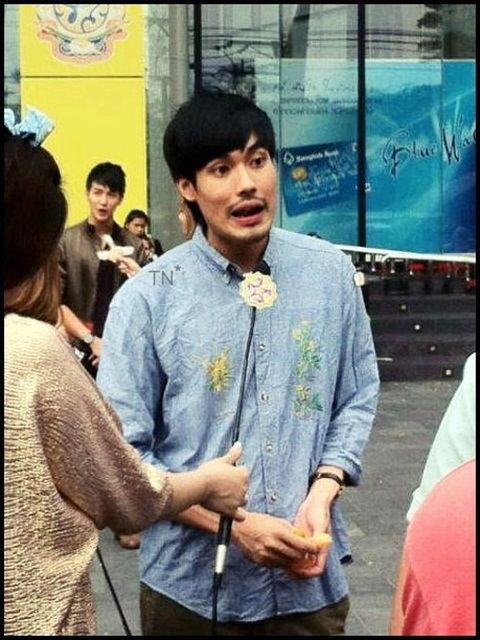 หน่อง-ธนา งานบวงสรวงซิทคอม "จุดนัดภพ"