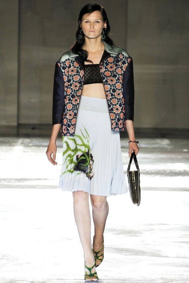 MILAN FASHION WEEK: PRADA SPRING 2012