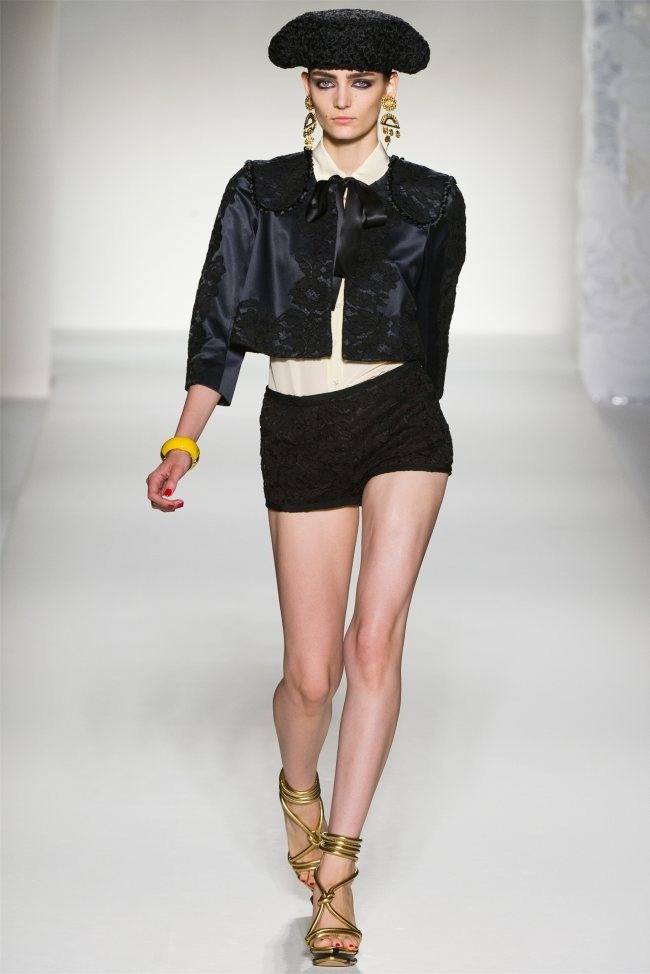 MILAN FASHION WEEK: MOSCHINO SPRING 2012