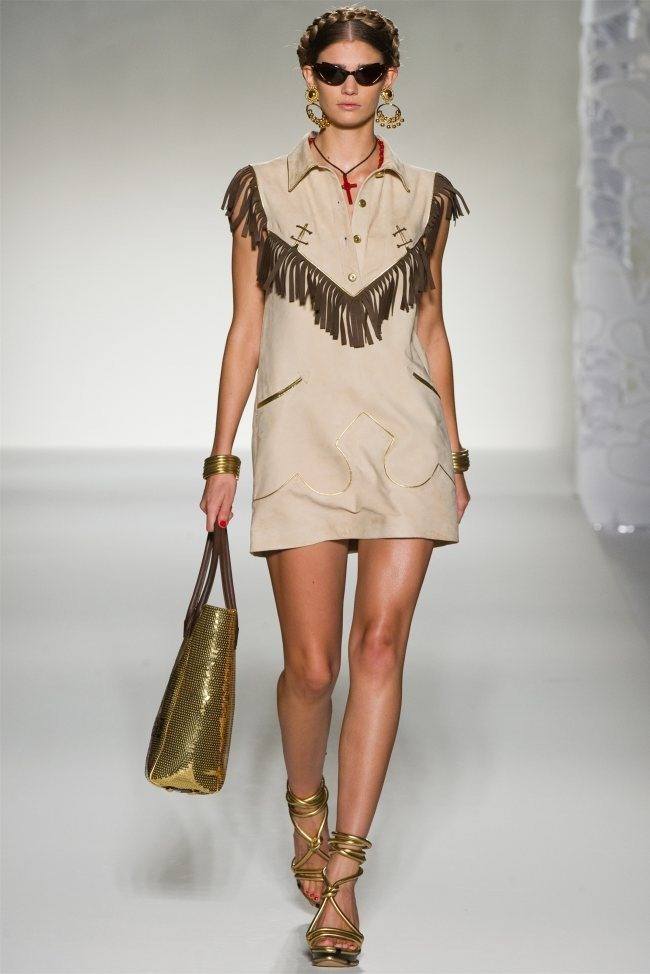 MILAN FASHION WEEK: MOSCHINO SPRING 2012