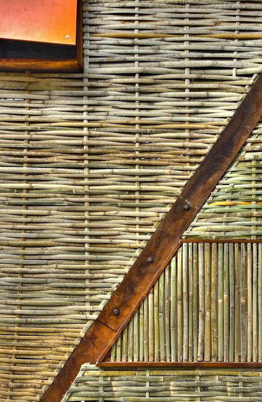 โพสบ้านมาก็เยอะพึ่งมีของไทยนี่แหล่ะThailand Wood Prefab Houses with Modern Butterfly Roof