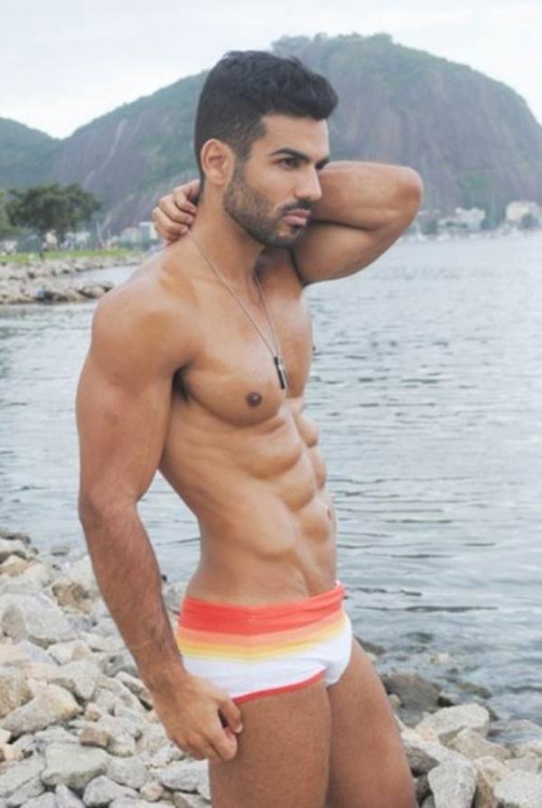 Sidney Allan Photoshoot for A Capa N&deg;52
