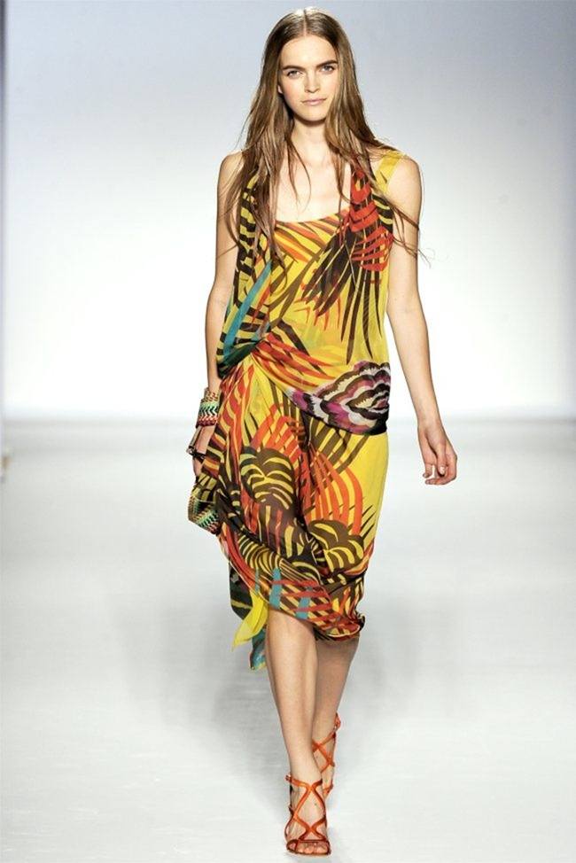 MILAN FASHION WEEK: ALBERTA FERRETTI SPRING 2012