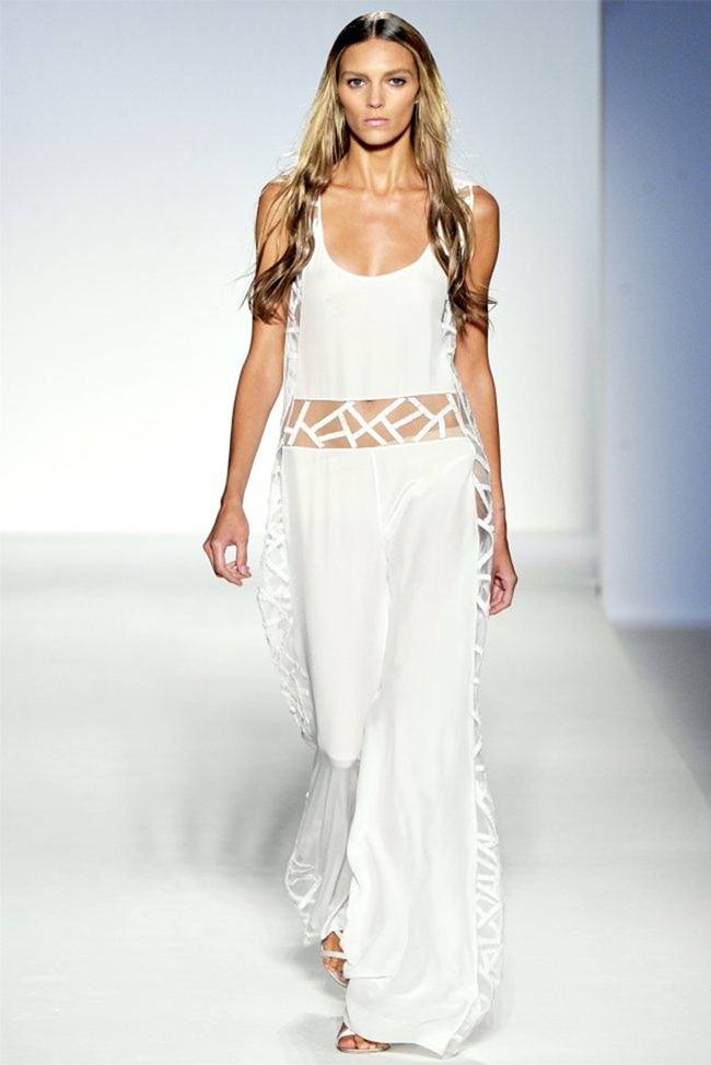 MILAN FASHION WEEK: ALBERTA FERRETTI SPRING 2012