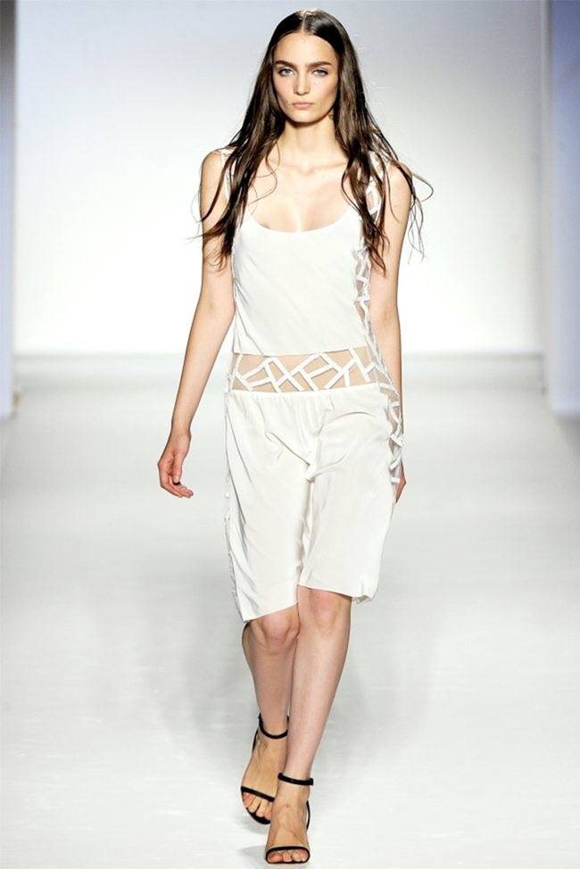 MILAN FASHION WEEK: ALBERTA FERRETTI SPRING 2012