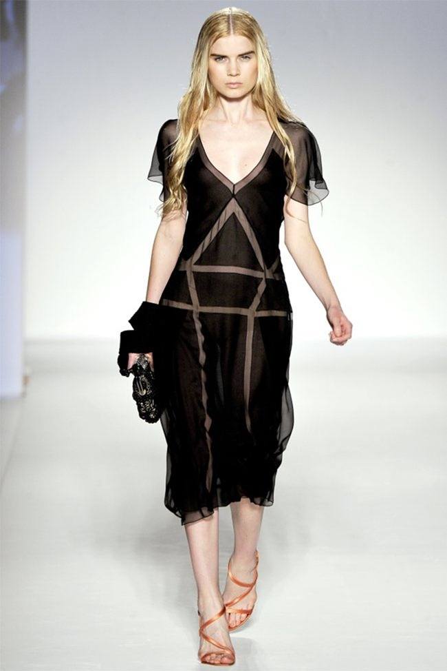 MILAN FASHION WEEK: ALBERTA FERRETTI SPRING 2012