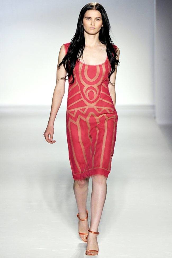 MILAN FASHION WEEK: ALBERTA FERRETTI SPRING 2012