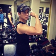 ซี ศิวัฒน์ หล่อ เริ่ด โชว์กล้ามใหญ่