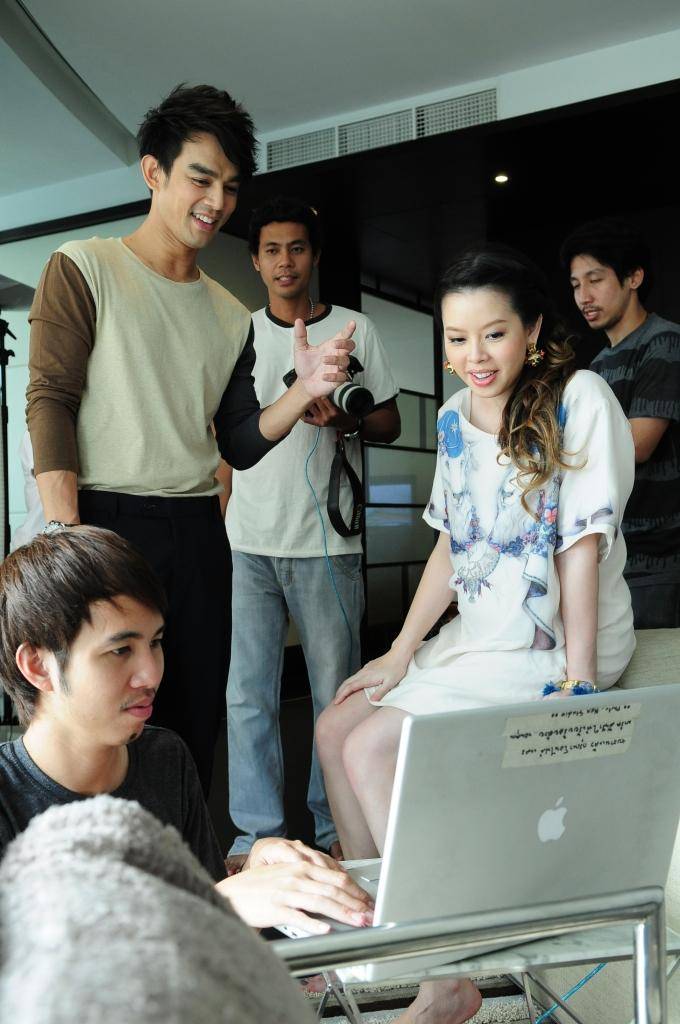 มอส-ปฏิภาณ & เกม-ดวงพร ปฐวีกานต์ @ MODERN MOM vol.17 no.195 January 2012