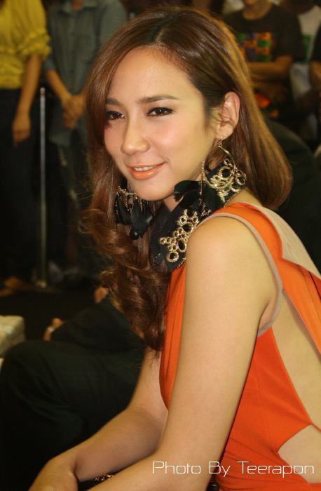 ส่องมุมสวย"พัชราภา"ดูเต็มๆตาเเบบจุใจที่นี่!!!!!