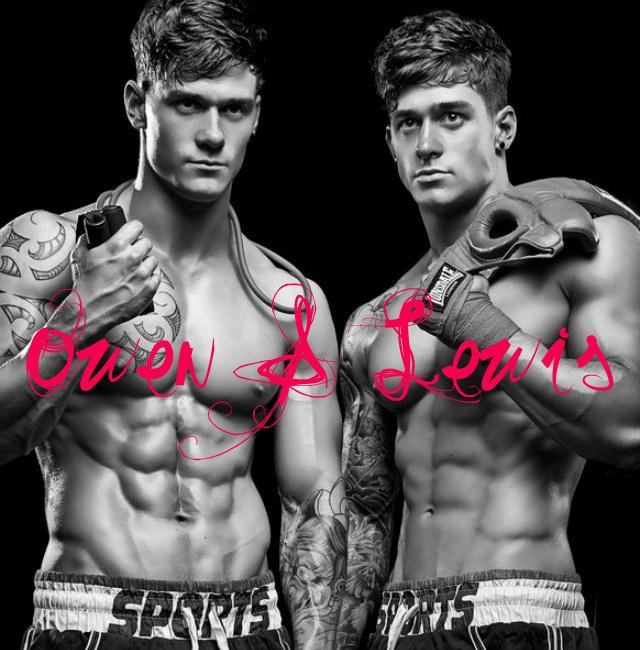 Photoshoot men album 430 : Owen & Lewis Harrison