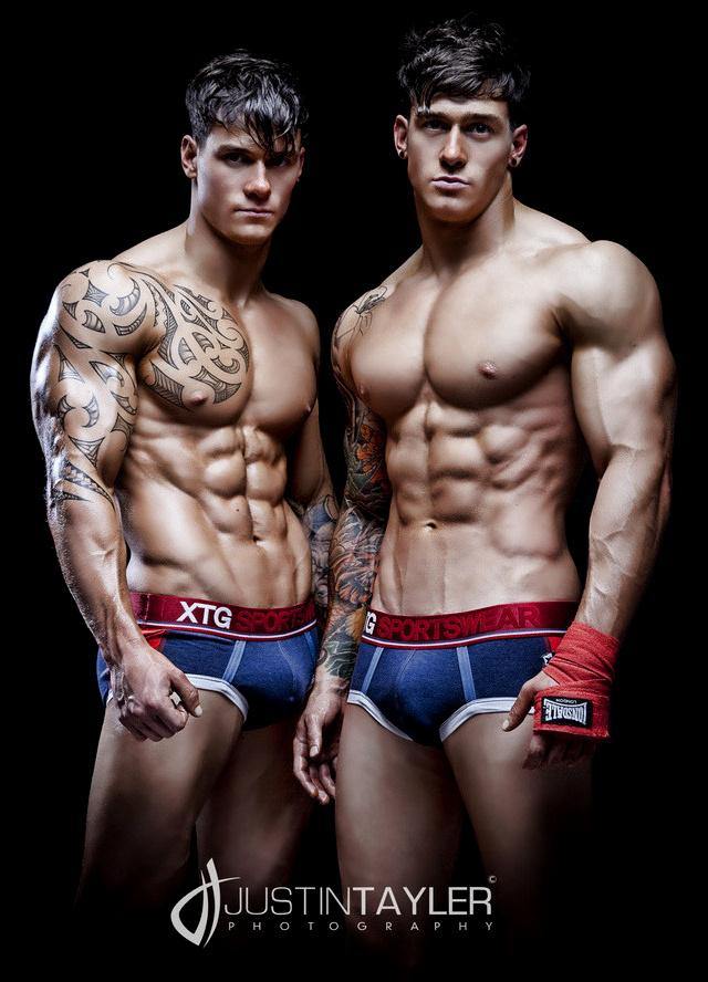 Photoshoot men album 430 : Owen & Lewis Harrison