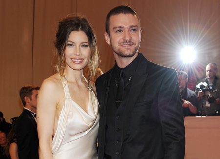 หวานซะ! จัสติน ทิมเบอร์เลค คุกเข่าขอ เจสสิก้า บีล แต่งงาน