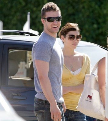 หวานซะ! จัสติน ทิมเบอร์เลค คุกเข่าขอ เจสสิก้า บีล แต่งงาน