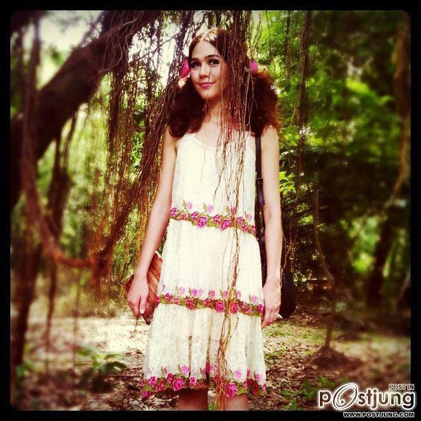 "PIC "สวยๆ " เบื้องหลัง เก๋ๆ  รุ้งระวี  ! "