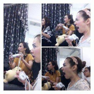 ซุปตาร์ อั้ม พัชราภา เล่นเกม ดูท่าทางจะเอาจริงเอาจังมากค่ะ ฮ่า ๆๆๆ เรี่ดเวอร์