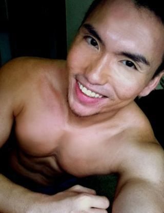 โชว์กล้ามบ้าง