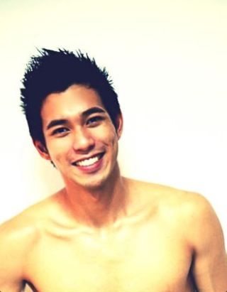 โชว์กล้ามบ้าง