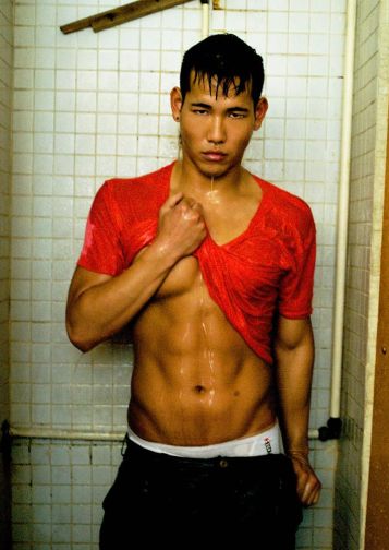 โชว์กล้ามบ้าง