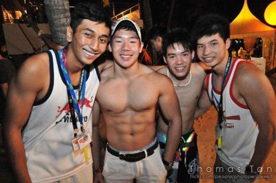 โชว์กล้ามบ้าง