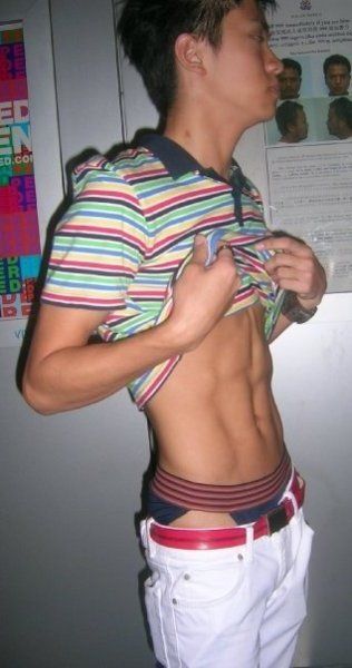 โชว์กล้ามบ้าง