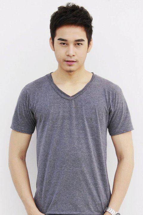 ดาราหน้าใหม่ Boss Apiwat