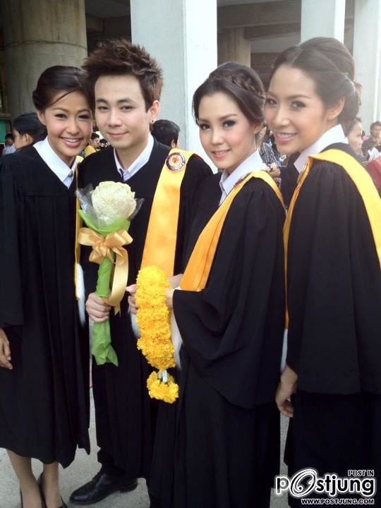 อการ์ตูน มินท์ธิตา "อ้อม" ในสุดเขดสเลดเป็ด รับปริญญาแล้วค่ะ