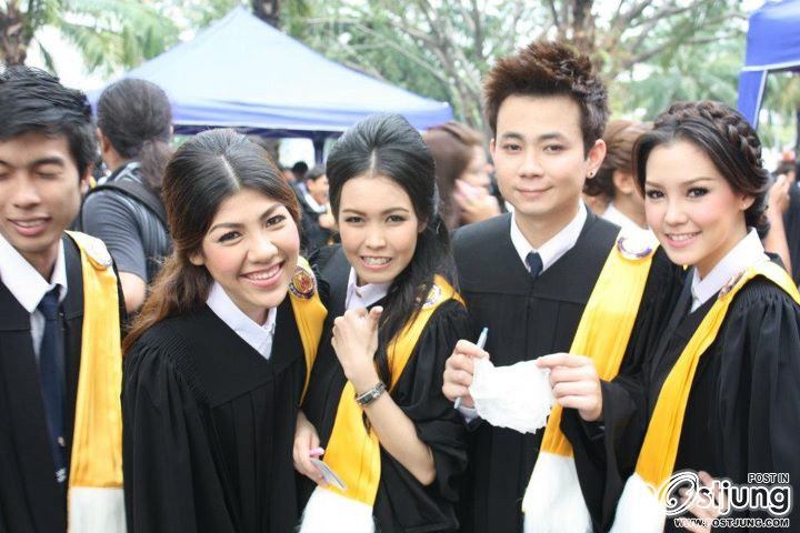 อการ์ตูน มินท์ธิตา "อ้อม" ในสุดเขดสเลดเป็ด รับปริญญาแล้วค่ะ