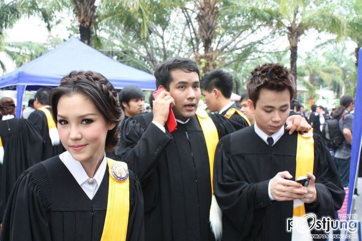 อการ์ตูน มินท์ธิตา "อ้อม" ในสุดเขดสเลดเป็ด รับปริญญาแล้วค่ะ