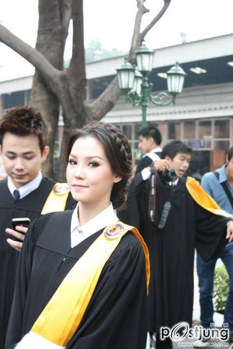 อการ์ตูน มินท์ธิตา "อ้อม" ในสุดเขดสเลดเป็ด รับปริญญาแล้วค่ะ