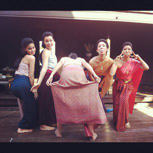 แม่หญิงเรไร และพ้องเพื่อน